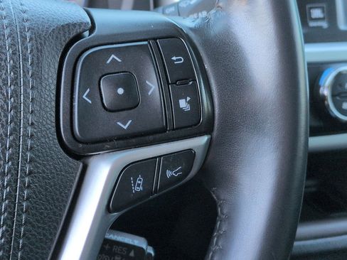 Used 2019 Toyota Highlander Limited image 20