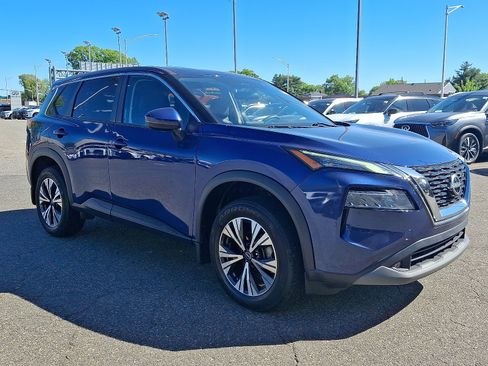 Used 2022 Nissan Rogue SV AWD/4WD image 3