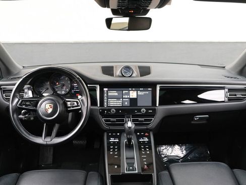 Used 2022 Porsche Macan w/ Premium Package Plus AWD/4WD image 35