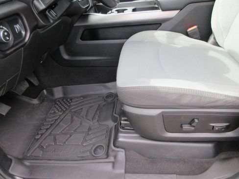 Used 2024 RAM 2500 Big Horn w/ Off Road Package AWD/4WD image 24