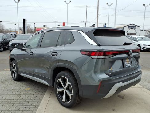 New 2026 Volkswagen Tiguan SE image 8