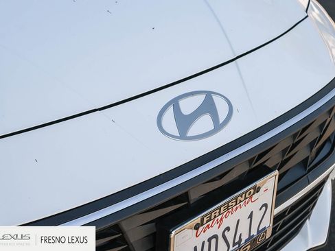 Used 2024 Hyundai Elantra Blue image 11