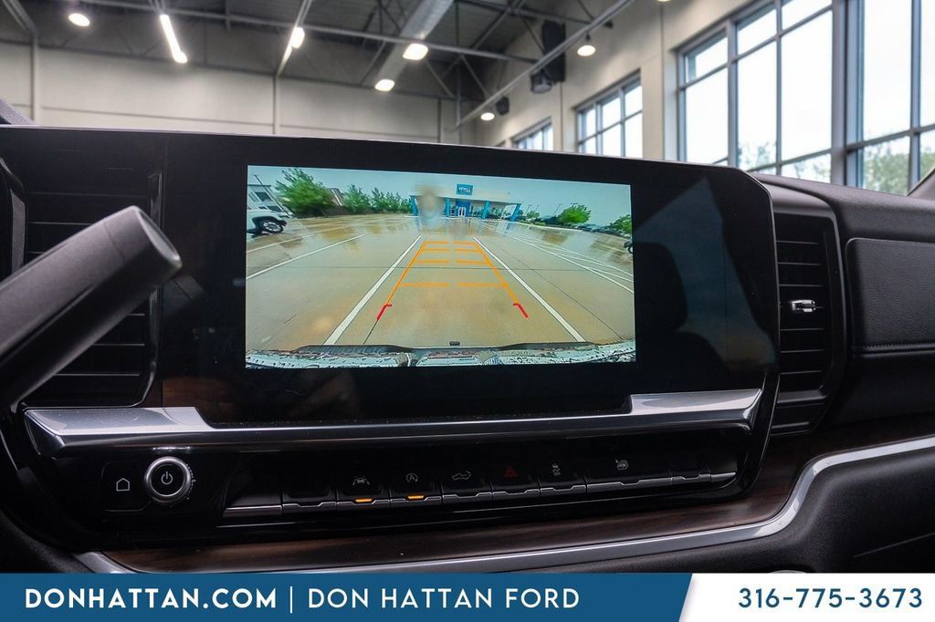 Used 2025 GMC Sierra 1500 SLT AWD/4WD image 8