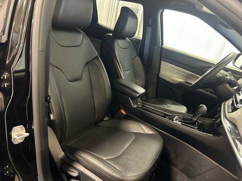 Used 2023 Jeep Compass Latitude image 20