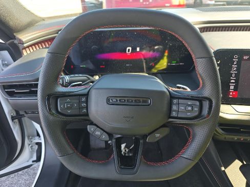 Used 2024 Dodge Charger Daytona R/T w/ Plus Group AWD/4WD image 8