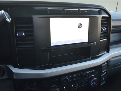 Used 2024 Ford F250 XL w/ Snow Plow Prep Package image 10