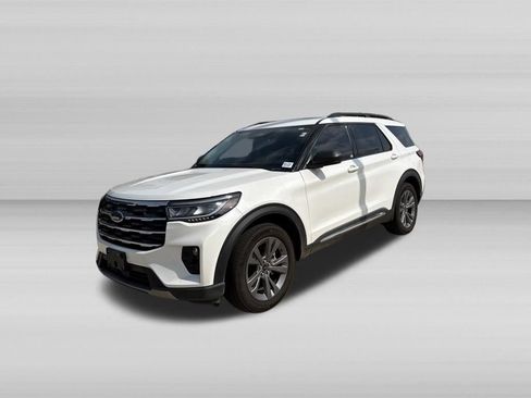 Used 2025 Ford Explorer Active w/ Active Comfort Package AWD/4WD image 10