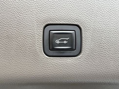 Used 2019 Chevrolet Traverse Premier AWD/4WD image 49