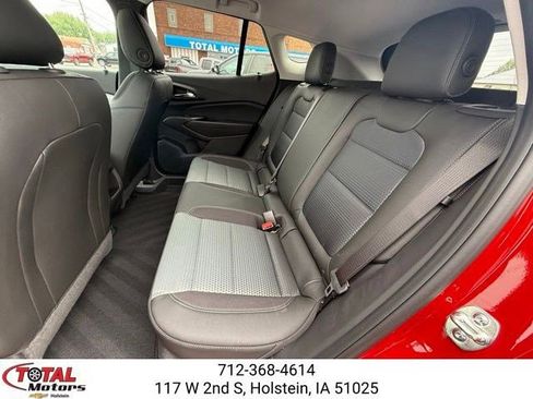 New 2026 Chevrolet Trax LT w/ Sunroof Package FWD image 10