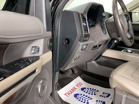 Used 2018 Ford Expedition Limited w/ Equipment Group 301A AWD/4WD image 11