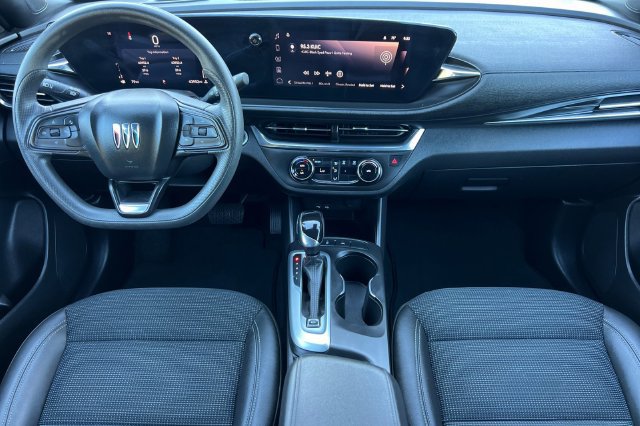 Used 2024 Buick Envista Preferred w/ Advanced Safety Package FWD image 15
