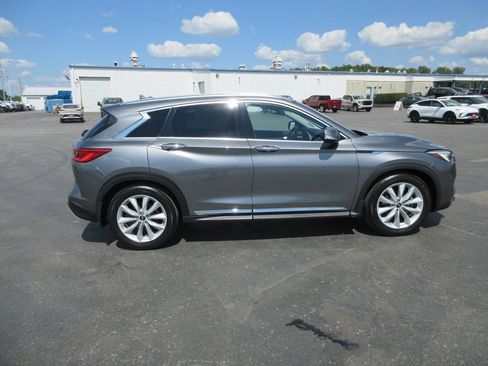 Used 2019 INFINITI QX50 Essential w/ Premium Heat Package AWD/4WD image 5