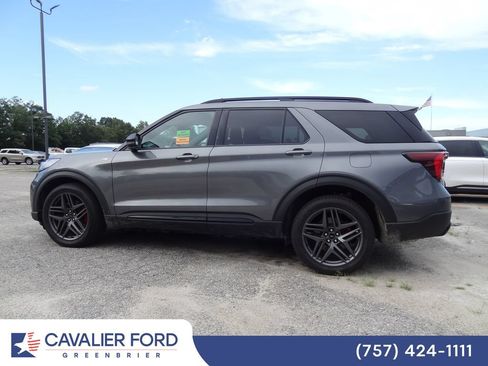 Used 2026 Ford Explorer ST-Line w/ ST-Line Street Pack AWD/4WD image 4