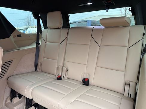 Certified 2023 Cadillac Escalade Premium Luxury image 17