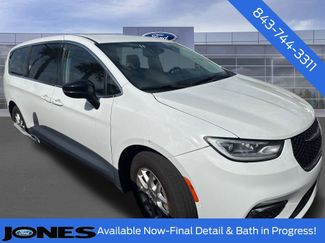 Used 2024 Chrysler Pacifica Touring-L 360° Tour