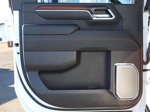 Used 2024 GMC Sierra 3500 Denali w/ Denali Reserve Package image 21