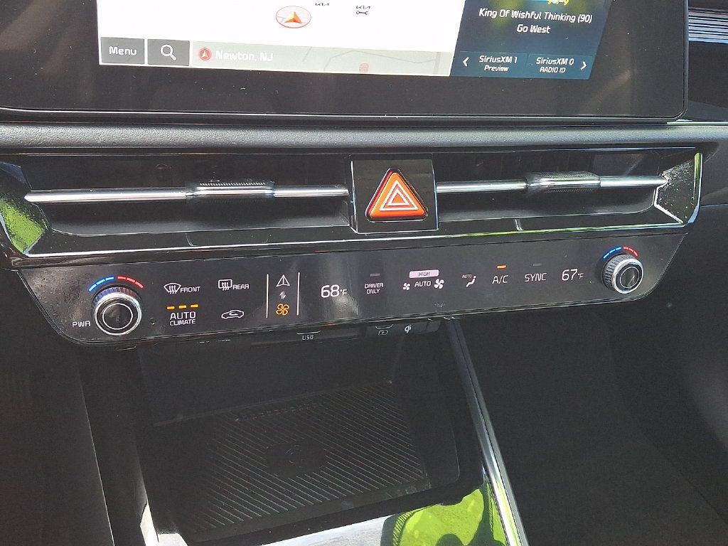 Certified 2023 Kia Niro EX FWD image 17