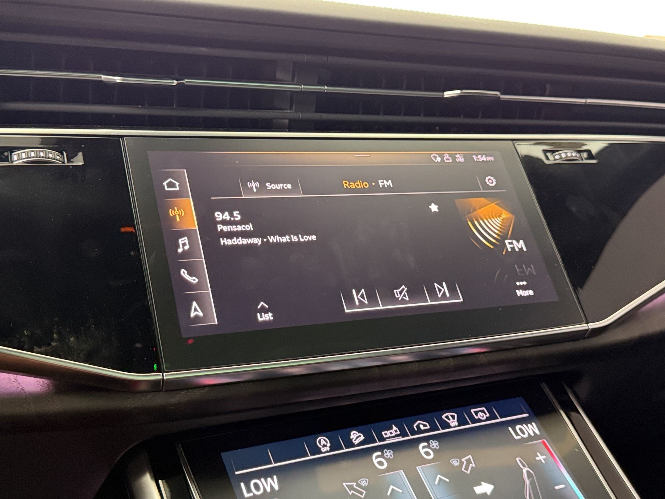 Used 2020 Audi Q8 Prestige w/ Prestige Package AWD/4WD image 18