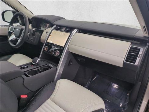 Certified 2025 Land Rover Discovery S AWD/4WD image 27