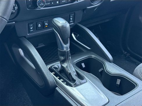 Used 2022 Nissan Frontier SV image 20