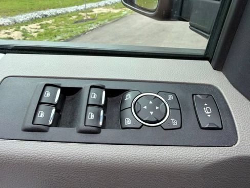 Used 2022 Ford F250 XLT w/ XLT Premium Package AWD/4WD image 22