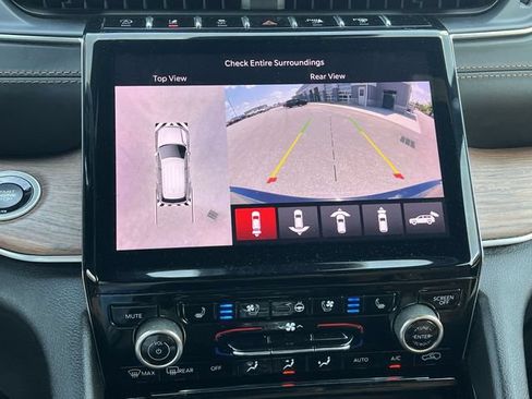 Used 2022 Jeep Grand Cherokee Summit RWD image 19