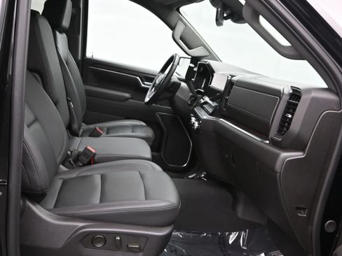 Used 2025 GMC Sierra 1500 SLT AWD/4WD image 11