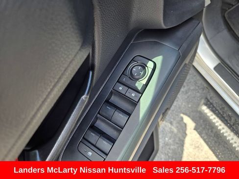 Used 2024 Toyota Tacoma SR5 AWD/4WD image 21