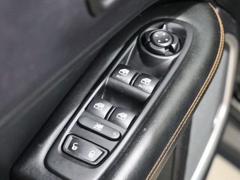 Used 2018 Jeep Compass Limited w/ Navigation Group AWD/4WD image 19