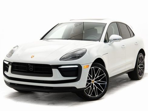 New 2025 Porsche Macan image 1