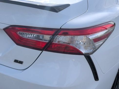 Used 2020 Toyota Camry SE FWD image 11