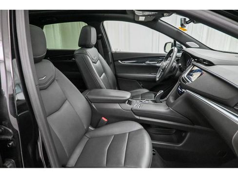 Certified 2023 Cadillac XT5 Premium Luxury image 16