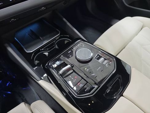 Certified 2025 BMW 530i xDrive 530i xDrive w/ Premium Package image 22