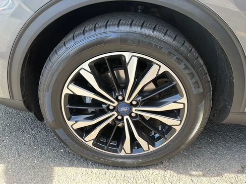 Used 2021 Ford Escape SE w/ SE Sport Appearance Package AWD/4WD image 9