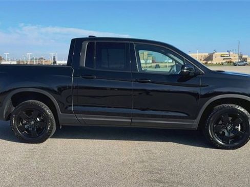 Used 2025 Honda Ridgeline Black Edition image 9