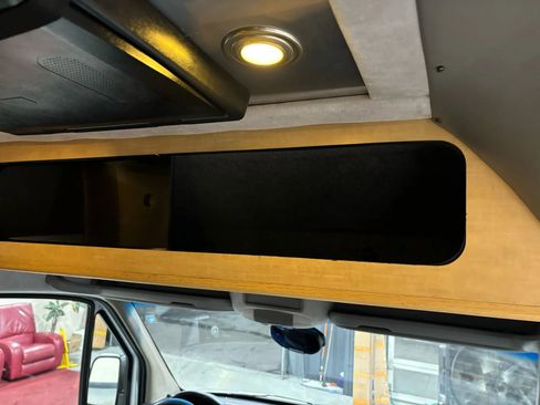 Used 2008 Freightliner Sprinter 3500 image 15