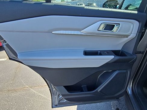 New 2026 Ford Explorer Active AWD/4WD image 39