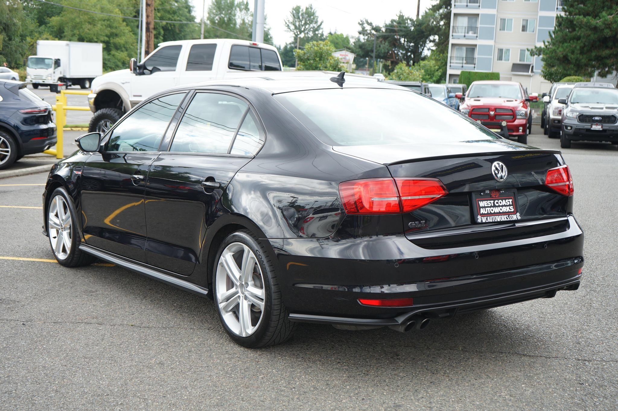 Used 2016 Volkswagen Jetta GLI SE FWD image 3