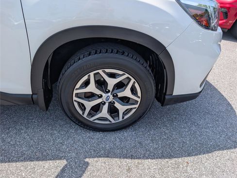 Used 2019 Subaru Forester Premium w/ All-Weather Package AWD/4WD image 9