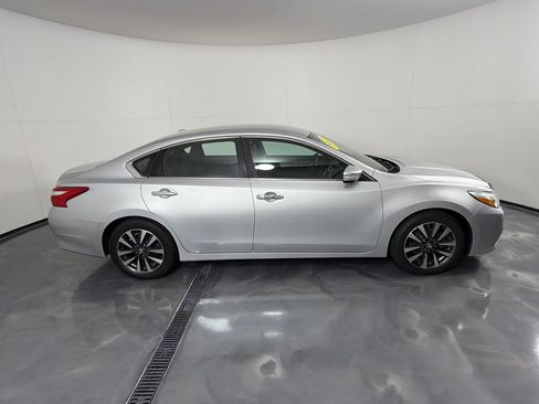 Used 2017 Nissan Altima 2.5 SL FWD image 4