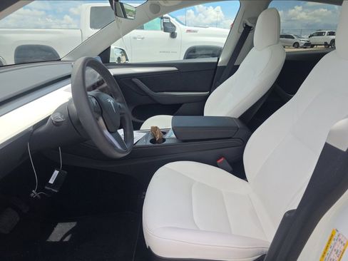 Used 2023 Tesla Model Y Long Range AWD/4WD image 7