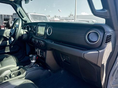 Used 2023 Jeep Wrangler Unlimited Sahara w/ Cold Weather Group image 34