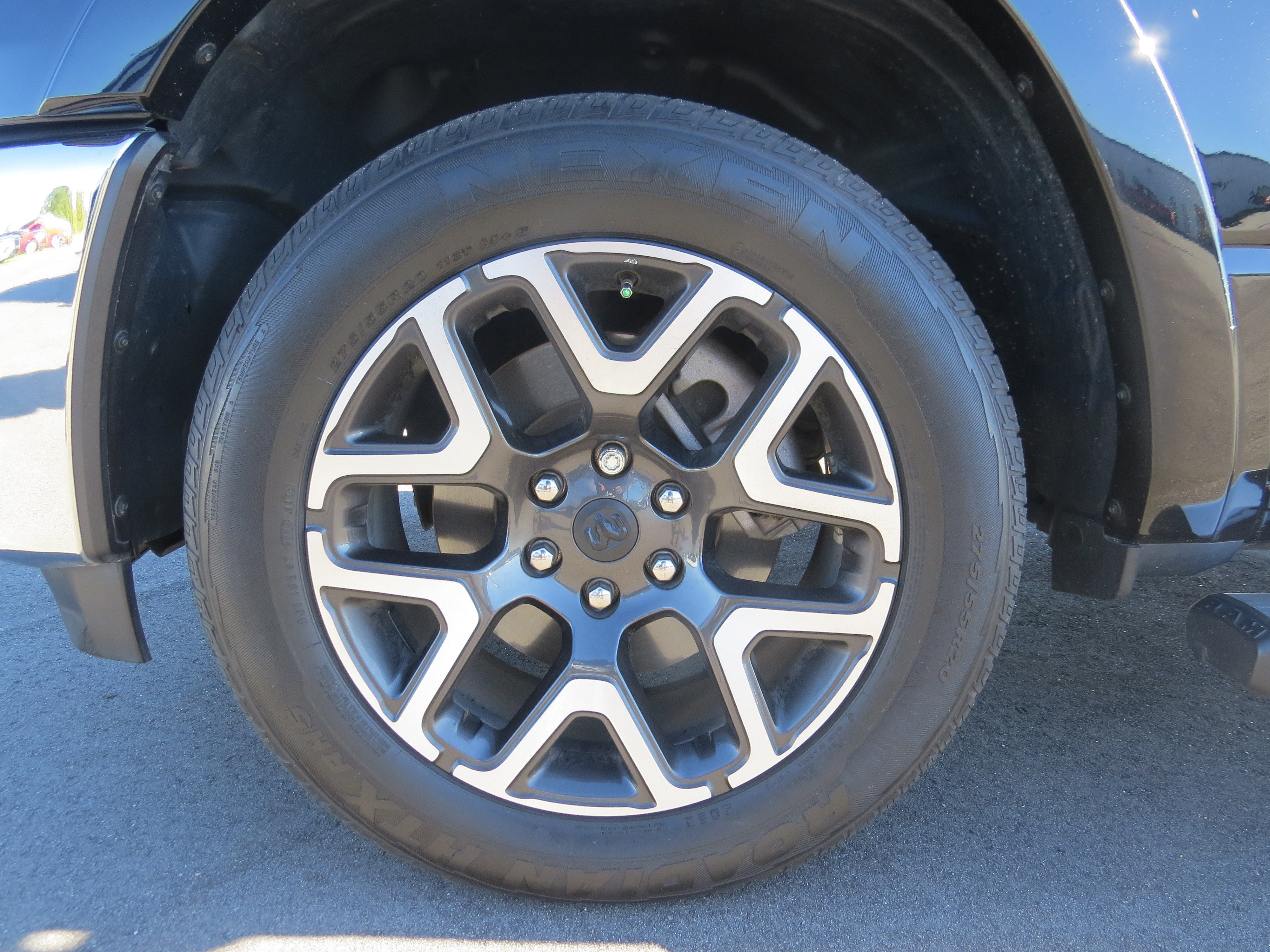 Used 2025 RAM 1500 Laramie AWD/4WD image 10