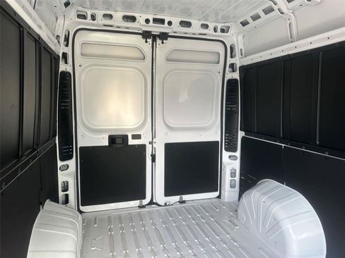 Used 2026 RAM ProMaster 2500 w/ Convenience Group FWD image 11