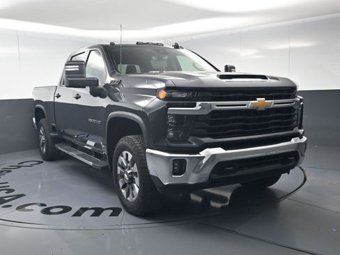 Used 2024 Chevrolet Silverado 2500 LT w/ All Star Edition AWD/4WD image 3