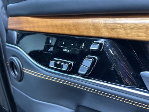 Certified 2024 Jeep Grand Wagoneer L Series III image 41