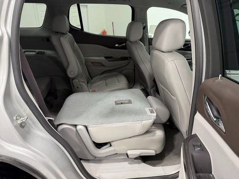 Used 2020 GMC Acadia SLT w/ LPO, Cargo Package image 39