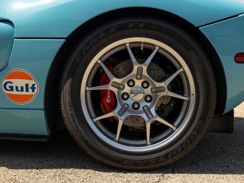 Used 2006 Ford GT RWD image 18