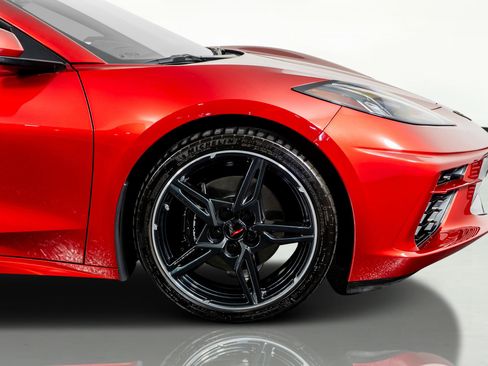 Used 2021 Chevrolet Corvette Stingray Convertible w/ Battery Protection Package image 7