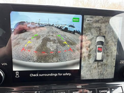 Used 2025 Nissan Pathfinder Platinum w/ Lighting Package (N92) image 44